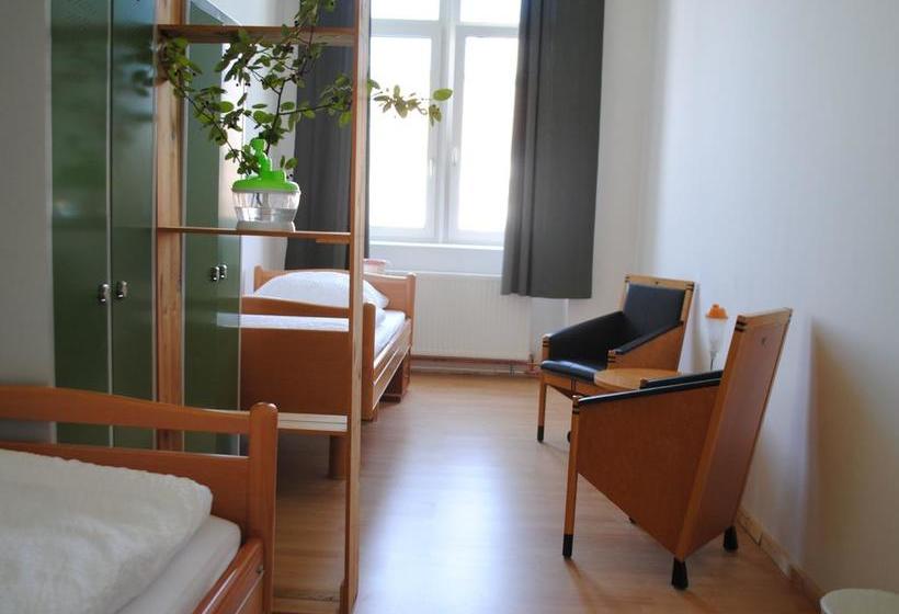 Sandershaus Hostel 6