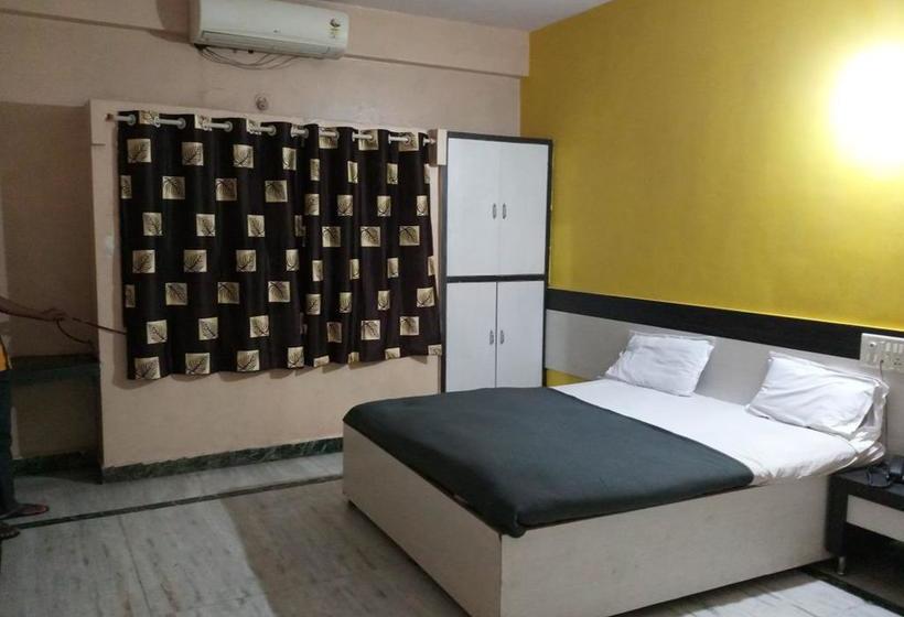 Hotel Kaustubh 15