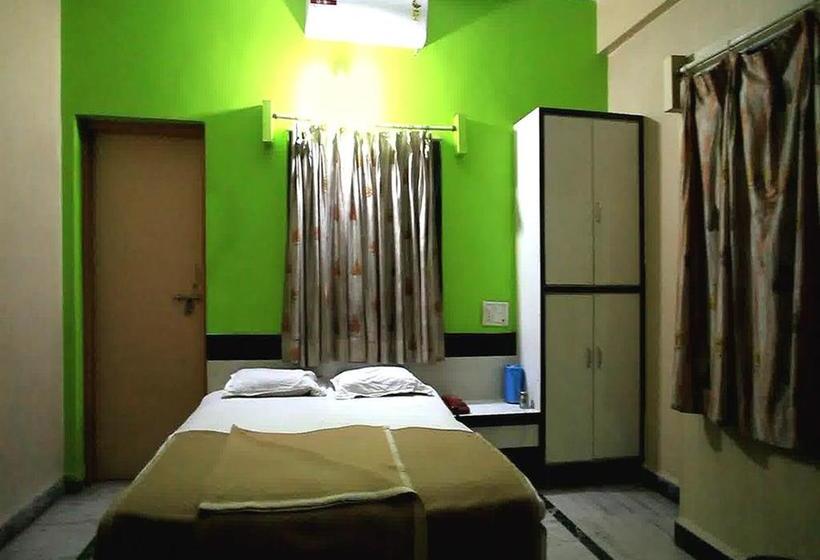 Hotel Kaustubh 18