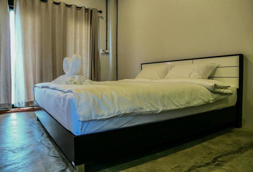 The Ele Hotel Ranong 14