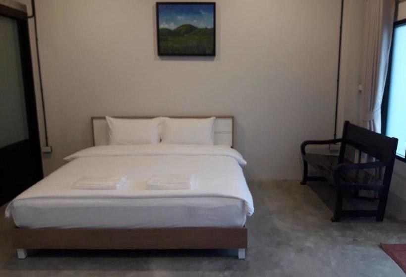 The Ele Hotel Ranong 18