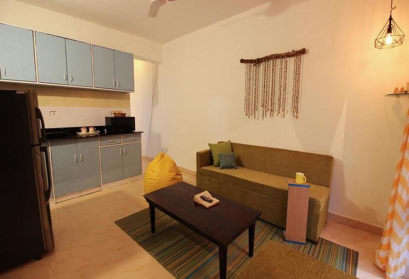 Hotel Oyo 9788 Home 1 Bhk Near Lpk Waterfront 13