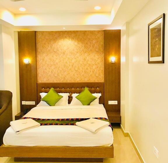 Hotel Regalia Inn &suites 10