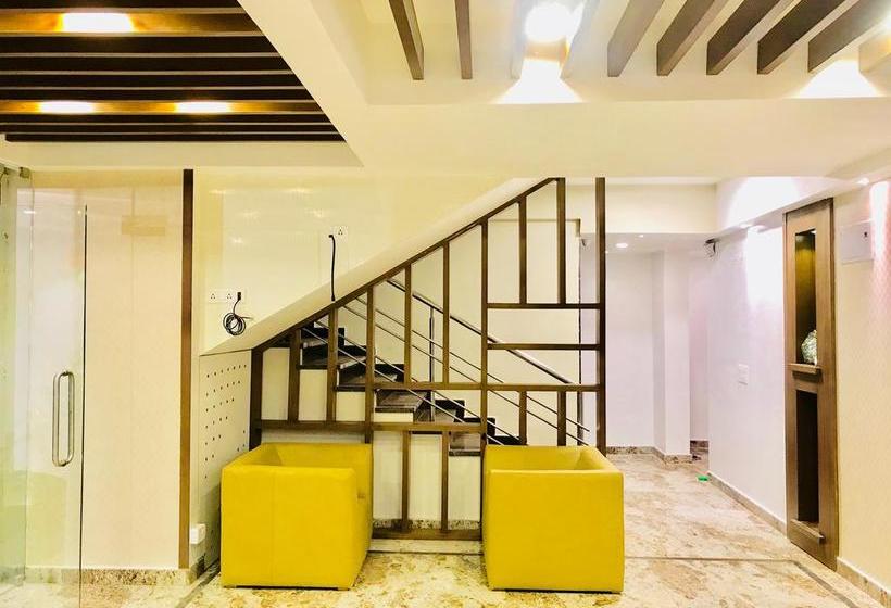 Hotel Regalia Inn &suites 2