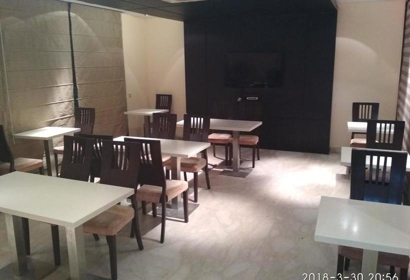 Hotel White Castle Manesar 4