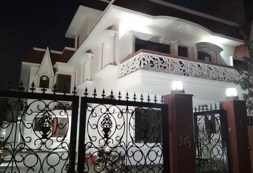 Hotel White Castle Manesar 5