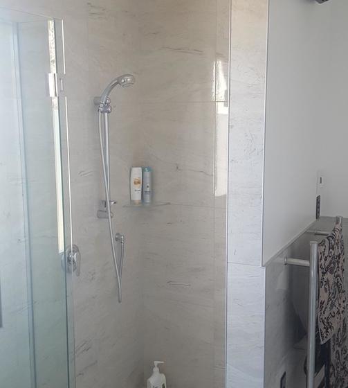 Bed and Breakfast Cromwell Lakeside B N B 1