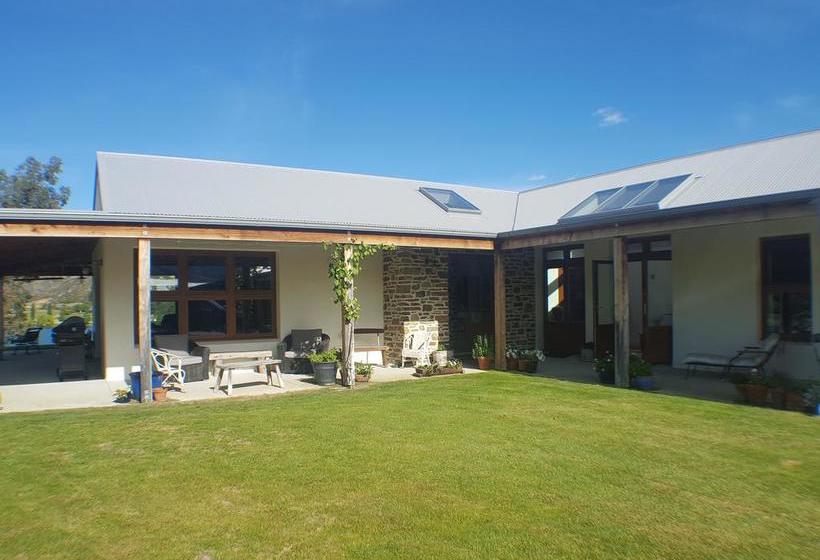 Bed and Breakfast Cromwell Lakeside B N B 5