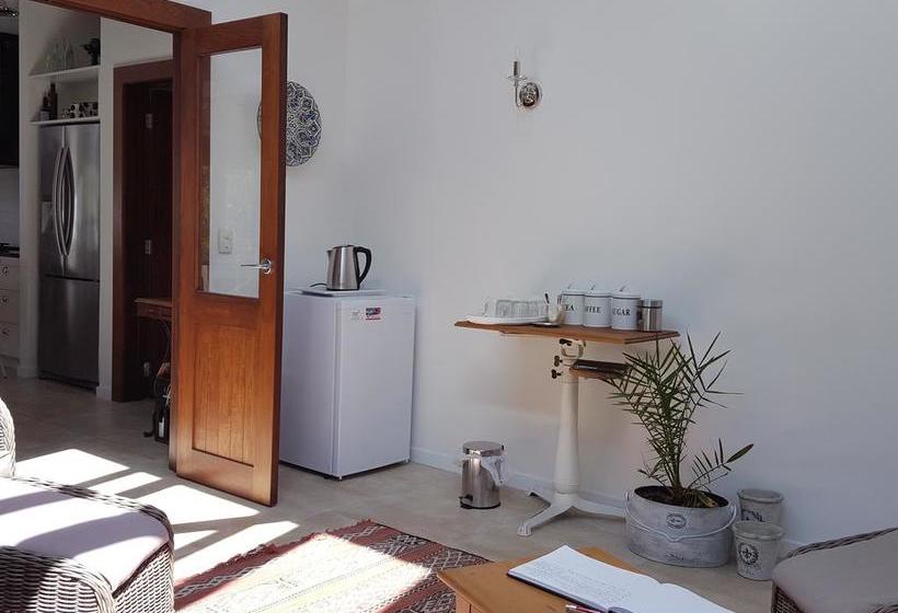 Bed and Breakfast Cromwell Lakeside B N B 7