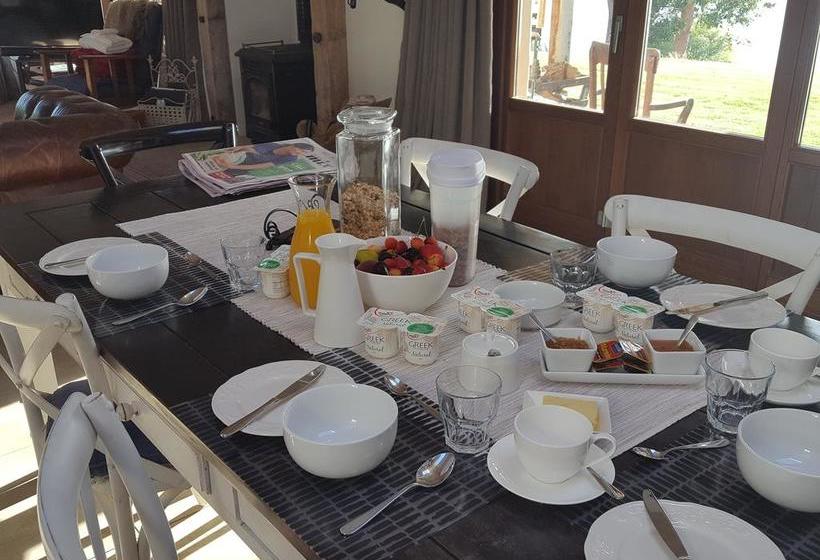 Bed and Breakfast Cromwell Lakeside B N B 9