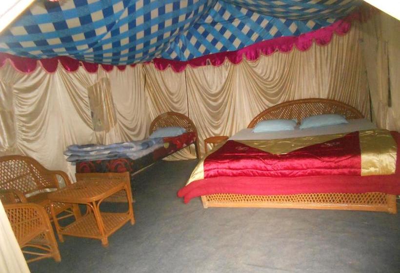 Hostel Camp White World 6