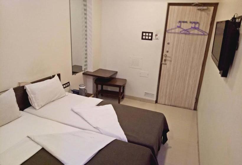 Hotel Navi Mumbai 11