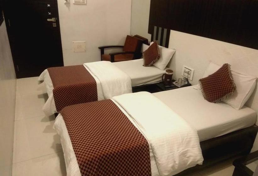 Hotel Navi Mumbai 13