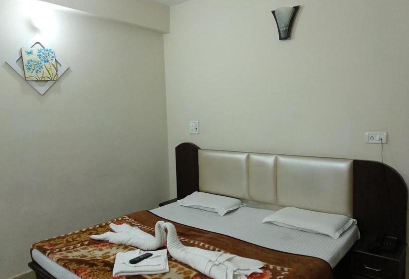 Hotel Madhuban Guest House 16