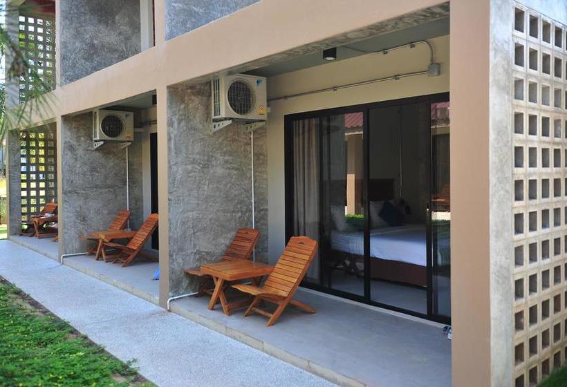 Light Khao Lak Resort 16