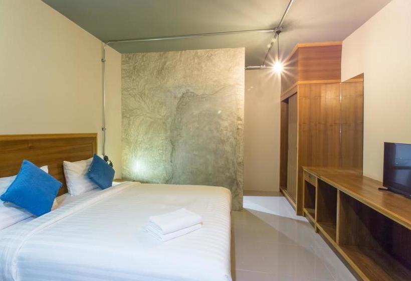 Light Khao Lak Resort 8