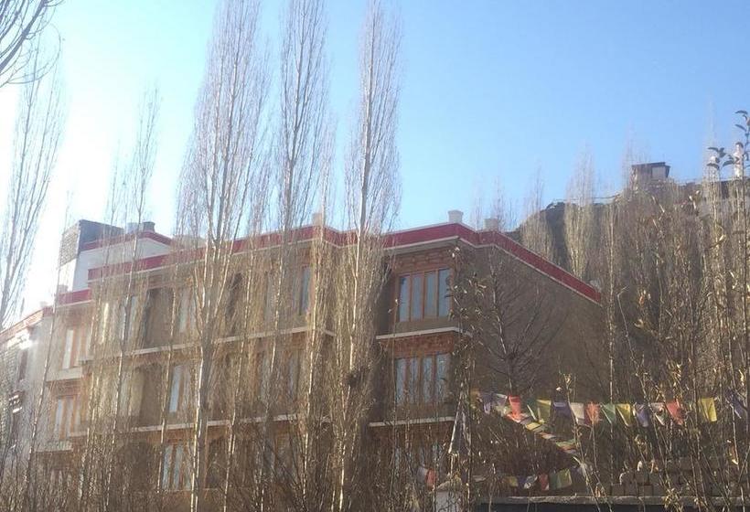 Hotel Shanti Nest 11