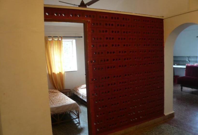 Hostel Notre Maison 17