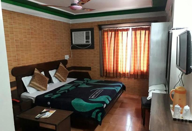 Hotel S In Holidays 3