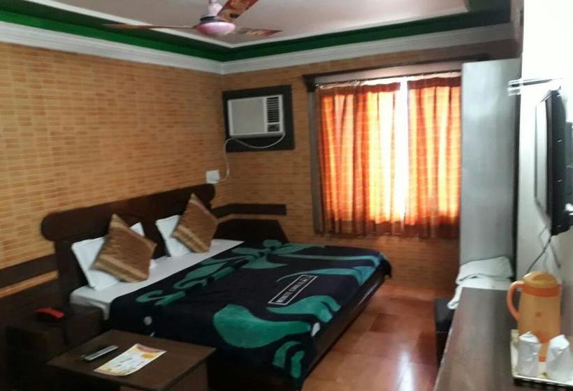 Hotel S In Holidays 4