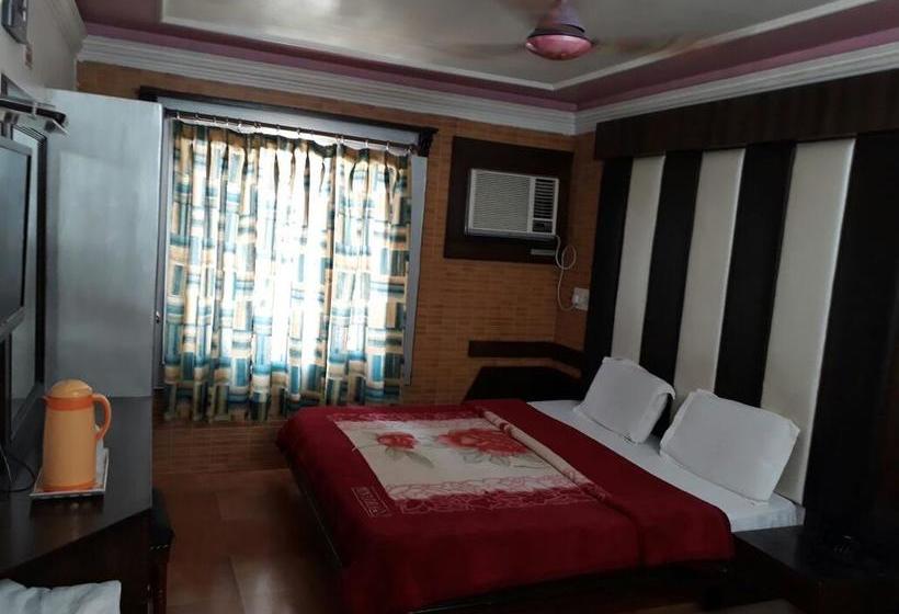 Hotel S In Holidays 6