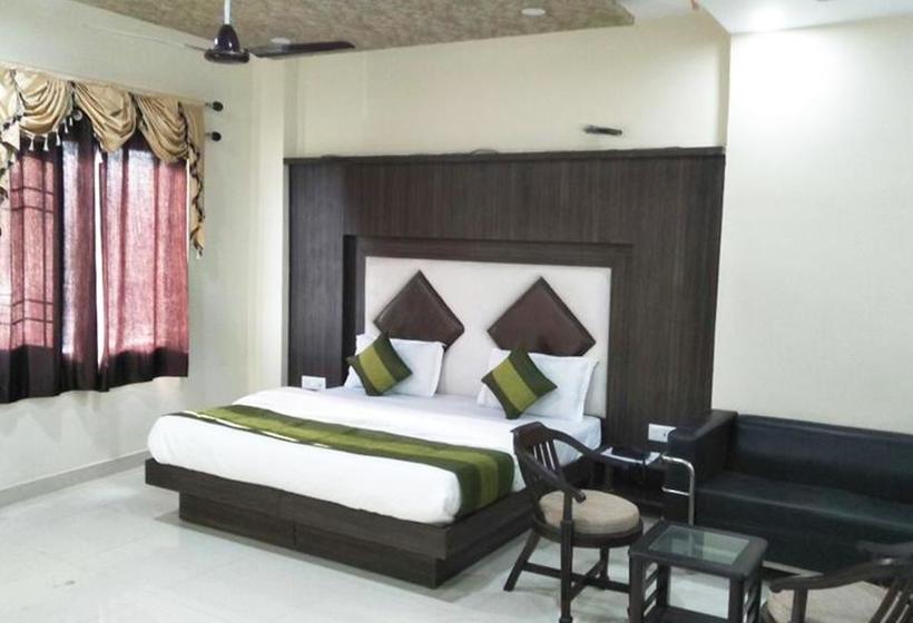 R.s Hotel & Restaurant 10