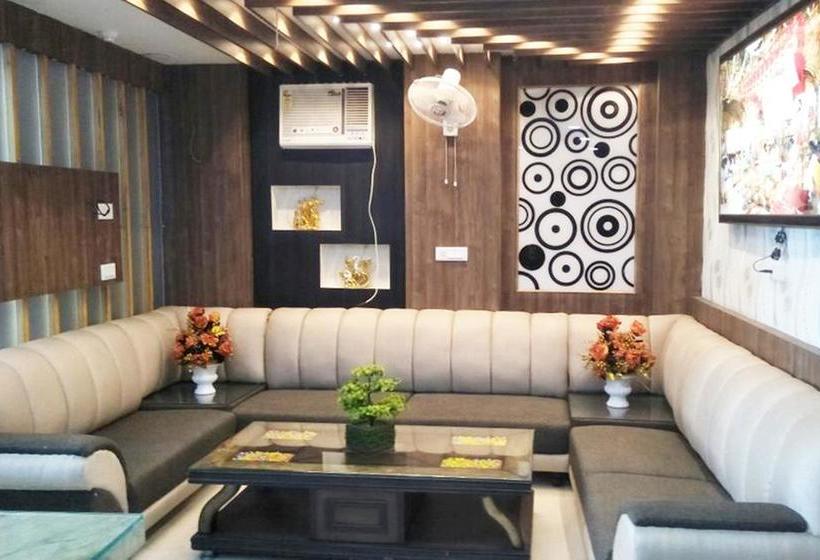 R.s Hotel & Restaurant 15