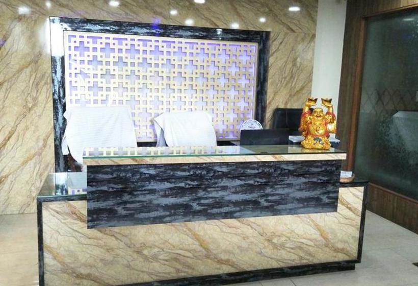 R.s Hotel & Restaurant 18