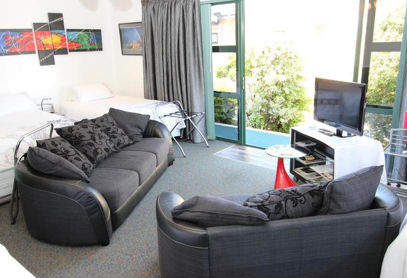 Motel Greenmeadows On Gloucester 1