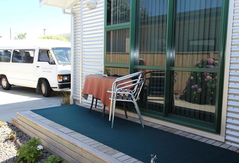 Motel Greenmeadows On Gloucester 10