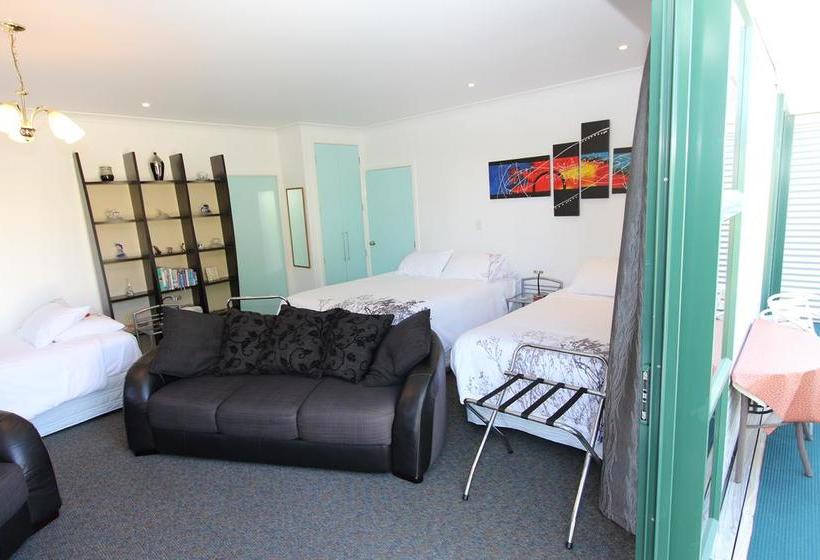 Motel Greenmeadows On Gloucester 15