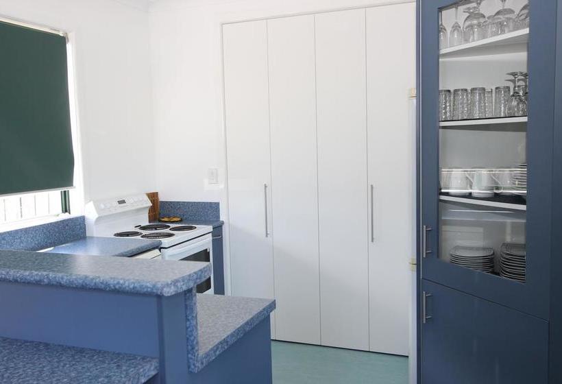 Motel Greenmeadows On Gloucester 16