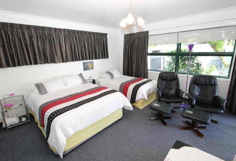 Motel Greenmeadows On Gloucester 3