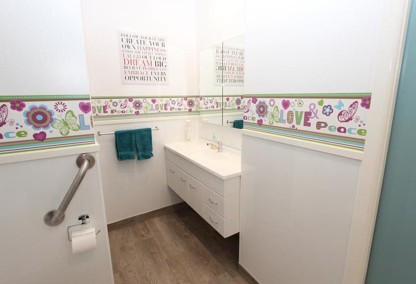 Motel Greenmeadows On Gloucester 9