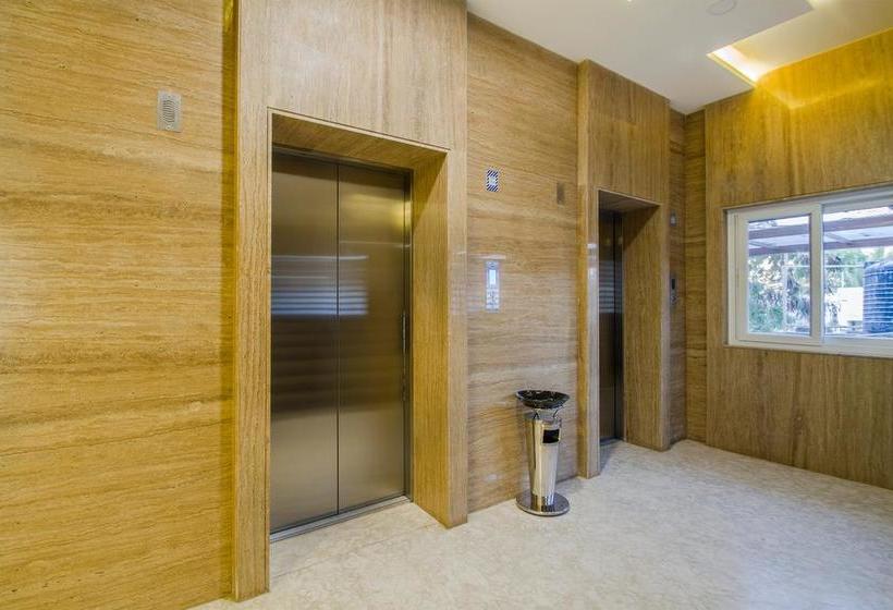 Hotel Oyo 10127 Svm Grand Uppal 5