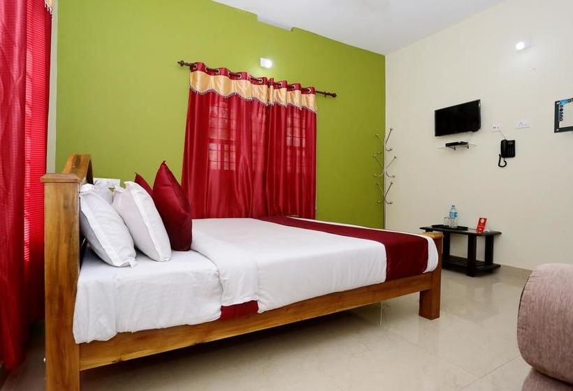 Oyo 10421 La Flora Resorts 18