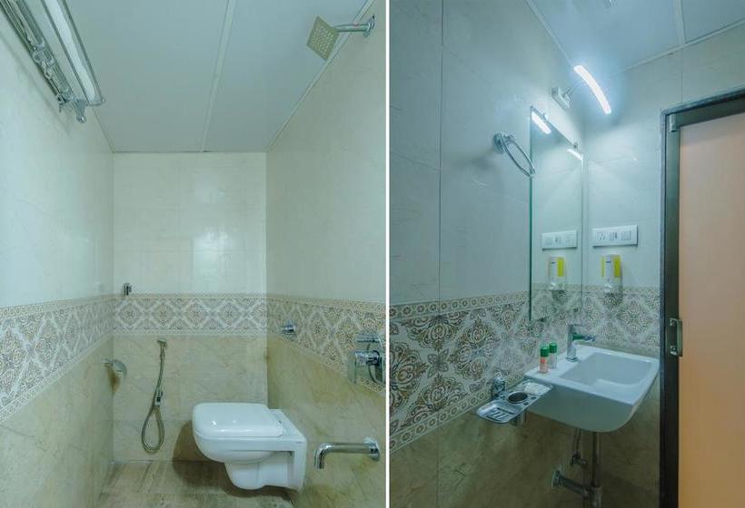 Oyo 10217 Hotel Golden Palms 11