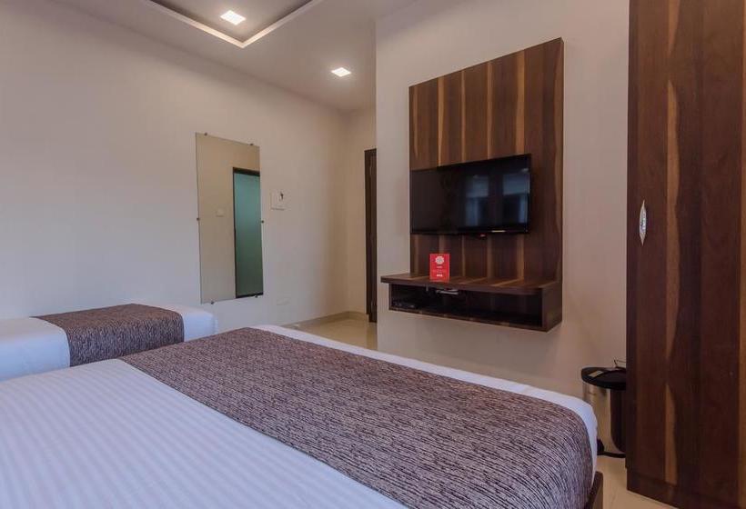 Oyo 10217 Hotel Golden Palms 16