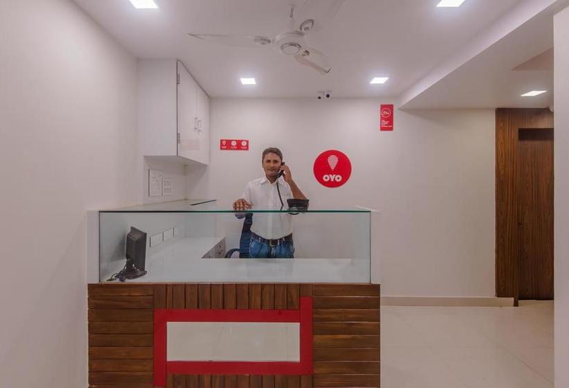 Oyo 10217 Hotel Golden Palms 20