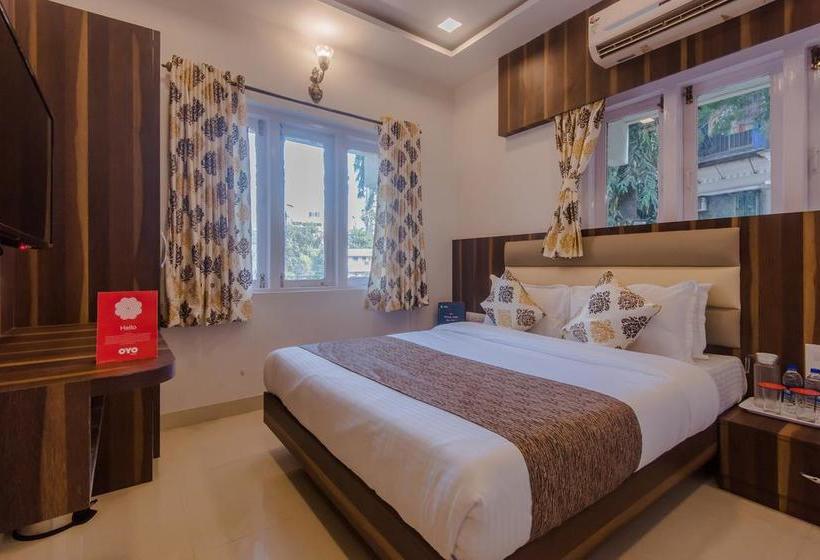 Oyo 10217 Hotel Golden Palms 8