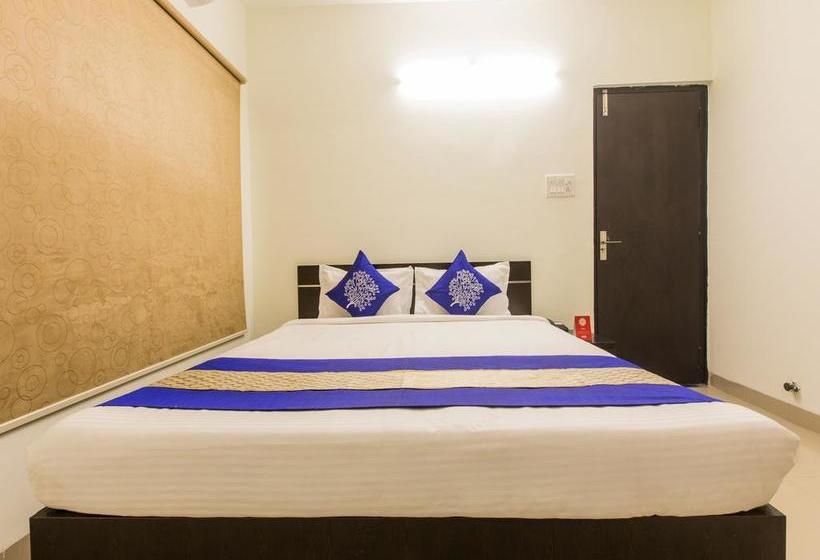 Oyo 10219 Hotel Ten Eleven 12