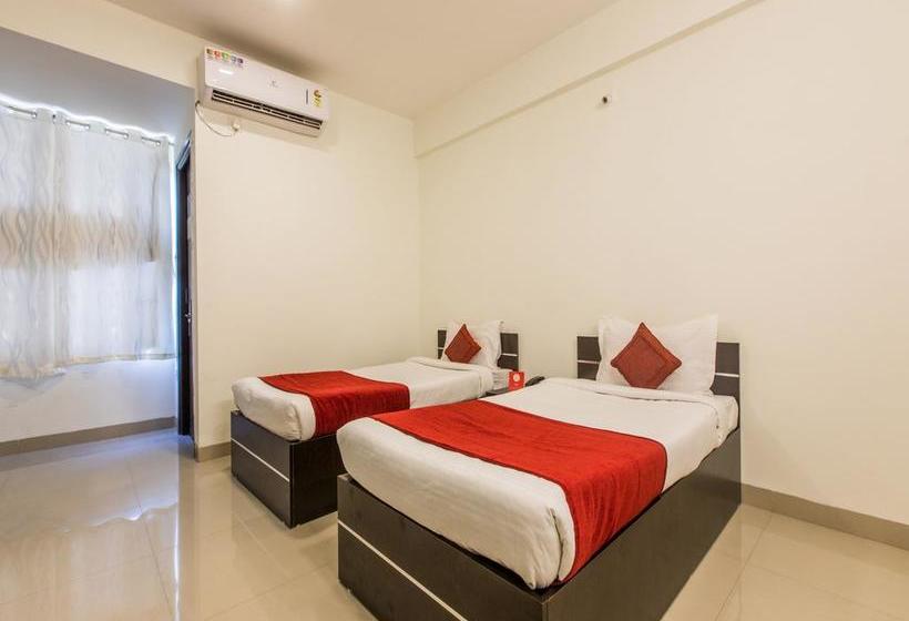 Oyo 10219 Hotel Ten Eleven 2