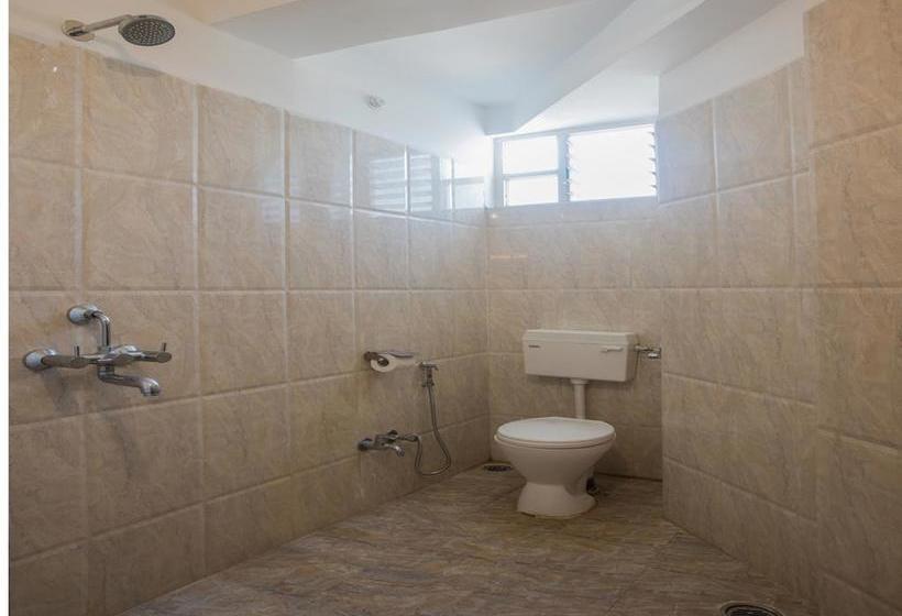 Oyo 10219 Hotel Ten Eleven 3