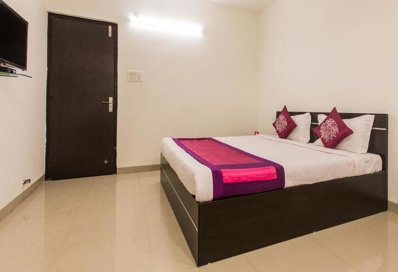 Oyo 10219 Hotel Ten Eleven 8