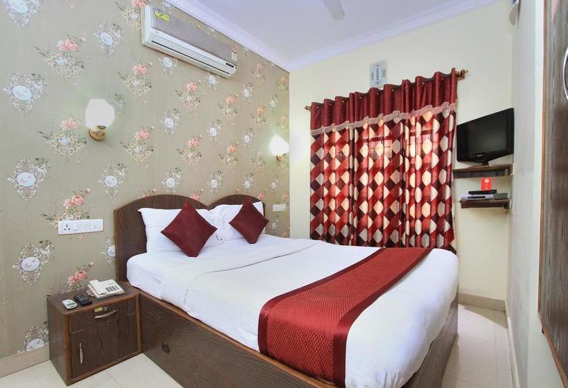 Oyo 7728 Hotel Nayaab Comforts 1