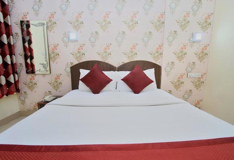 Oyo 7728 Hotel Nayaab Comforts 9