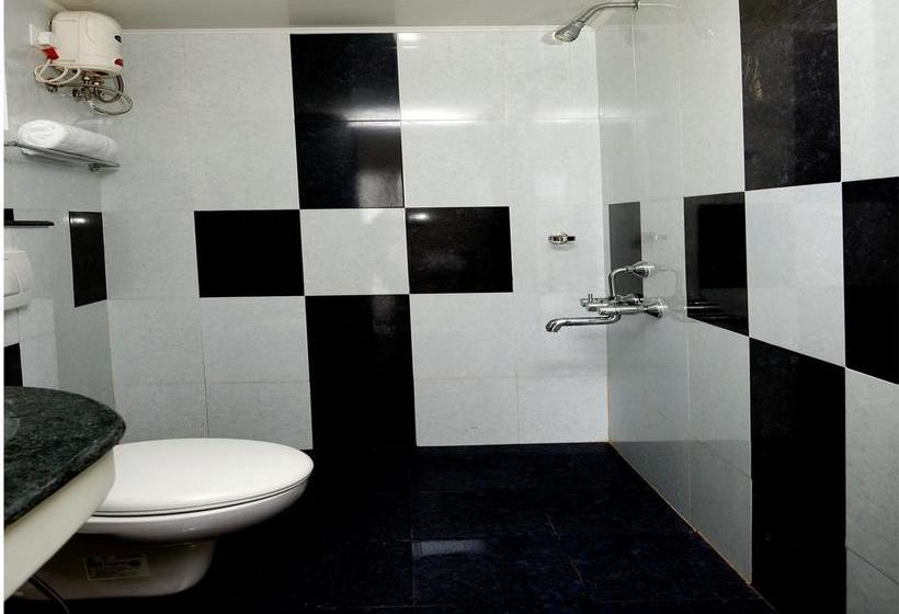 Oyo 10051 Hotel Tyche Stays 14