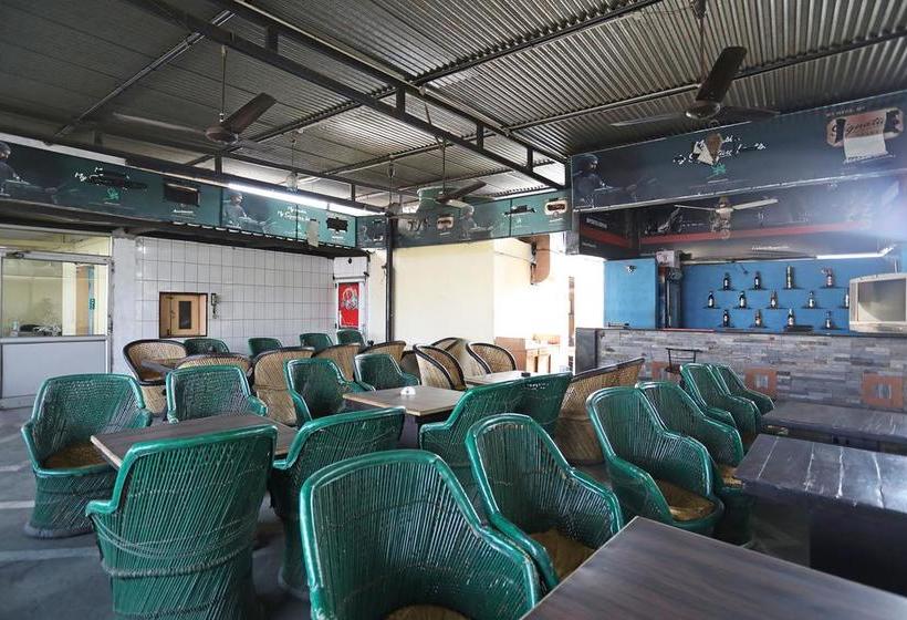 Oyo 10282 Hotel Rishi 12