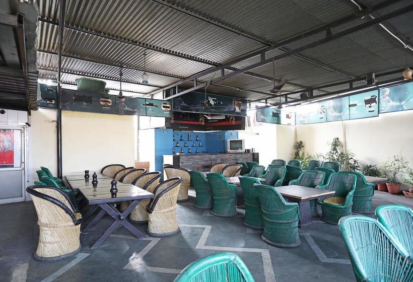 Oyo 10282 Hotel Rishi 13