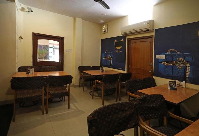 Oyo 10282 Hotel Rishi 16